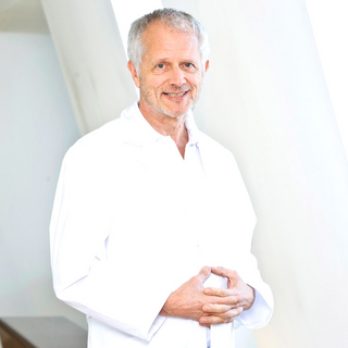 Dr. Gerhard Auer